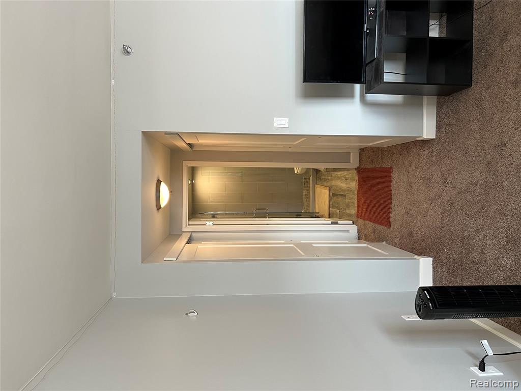 250 E Harbortown Drive, 1104, Detroit, MI 48207 — Photo 14