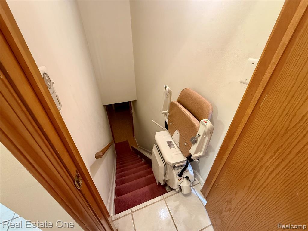 42827 Matthew Drive, Sterling Heights, MI 48313 — Photo 28