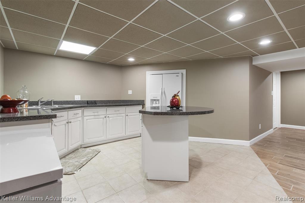 4656 Stoneview, West Bloomfield, MI — Photo 52