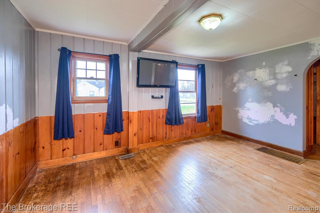 6449 Lapeer Road, Burton, MI 48509 — Photo 21