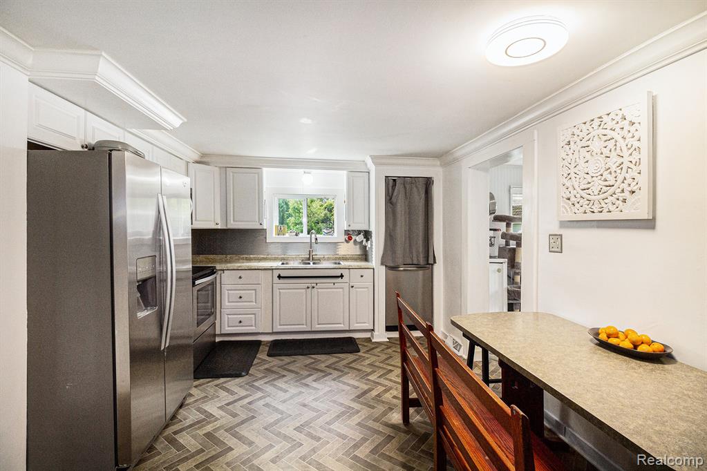 5429 Bangor Avenue, Flushing, MI 48433 — Photo 5