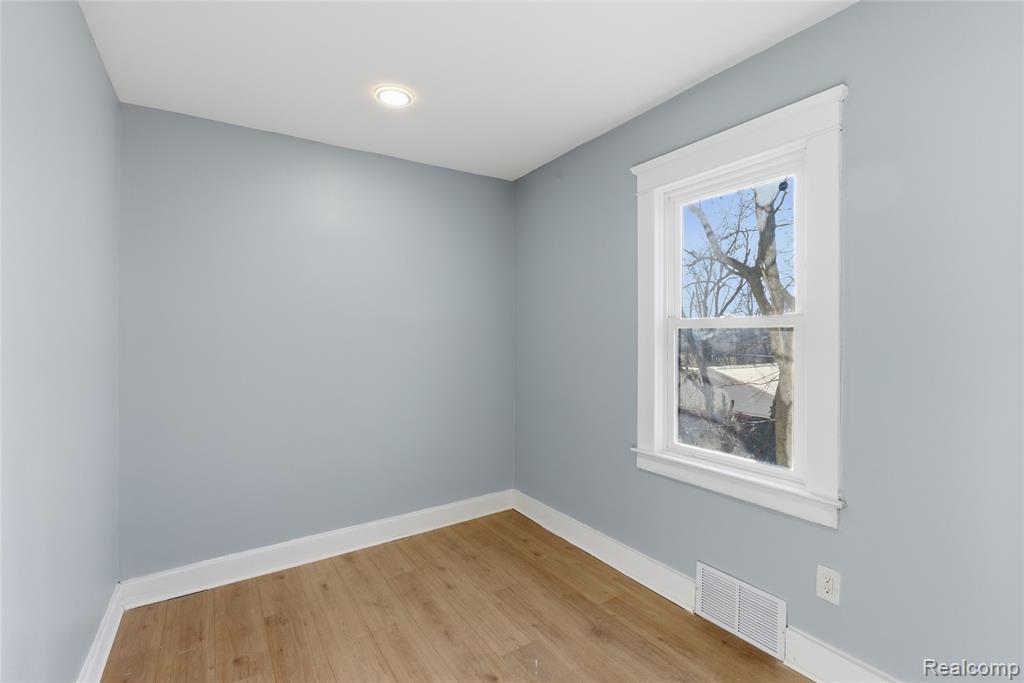 517 W Hollywood, Highland Park, MI 48203 — Photo 17
