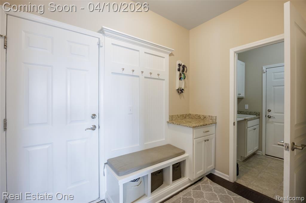 120 Crestview Drive, Rochester, MI 48306 — Photo 23