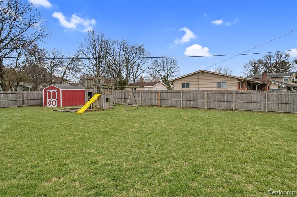 5065 Hyde Park Drive, Swartz Creek, MI 48473 — Photo 31