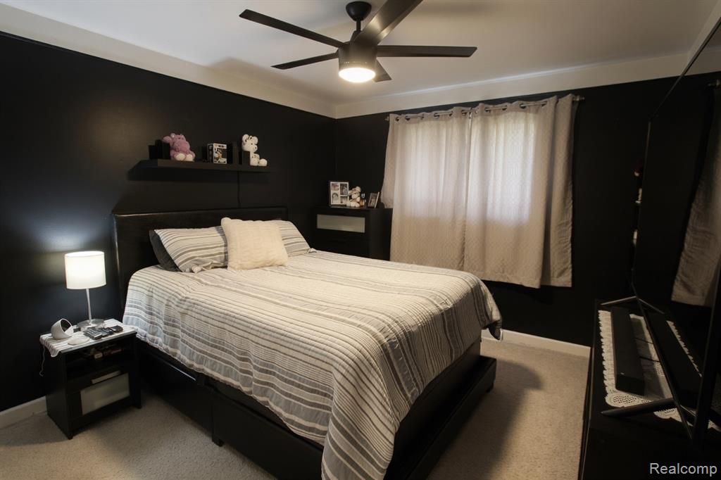18584 Blue Island Court, Roseville, MI 48066 — Photo 16