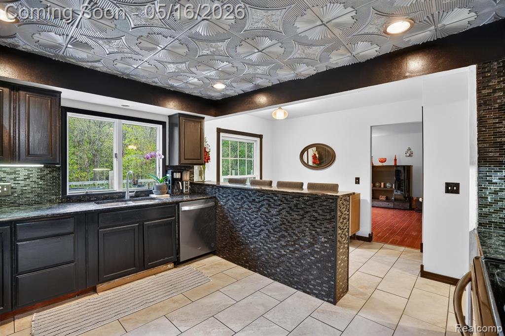17301 Donohue Road, Pinckney, MI 48169 — Photo 8