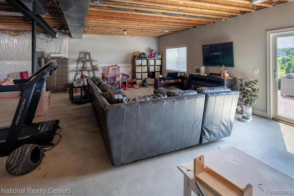 9869 Dartmouth Road, Clarkston, MI 48348 — Photo 48