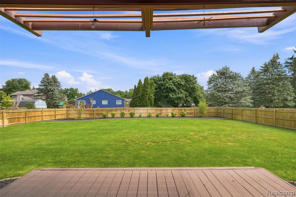 10780 Oxbow Lakeshore Drive, White Lake, MI — Photo 38
