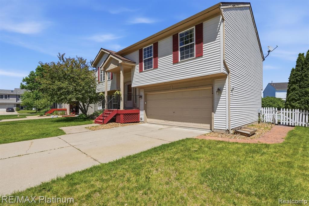 1714 Newgate Lane, Howell, MI 48843 — Photo 2