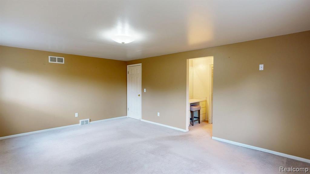 4185 Pinehurst Court, West Bloomfield, MI — Photo 32