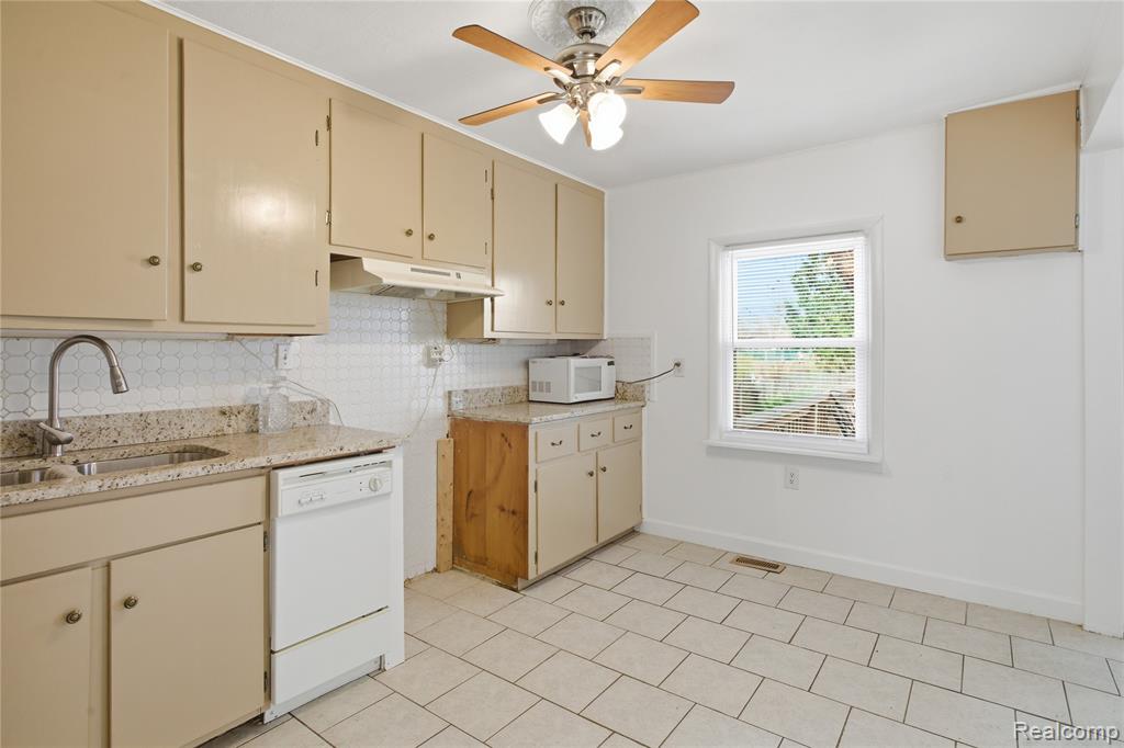 630 Stratford Road, Ferndale, MI 48220 — Photo 11