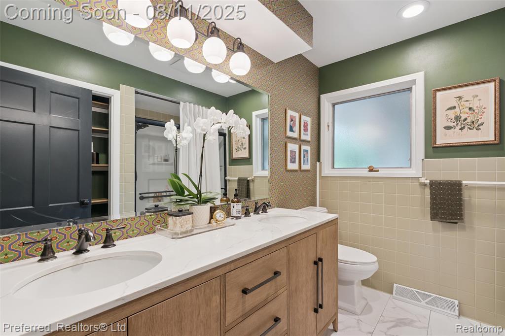 562 Burns Road, Milford, MI 48381 — Photo 19