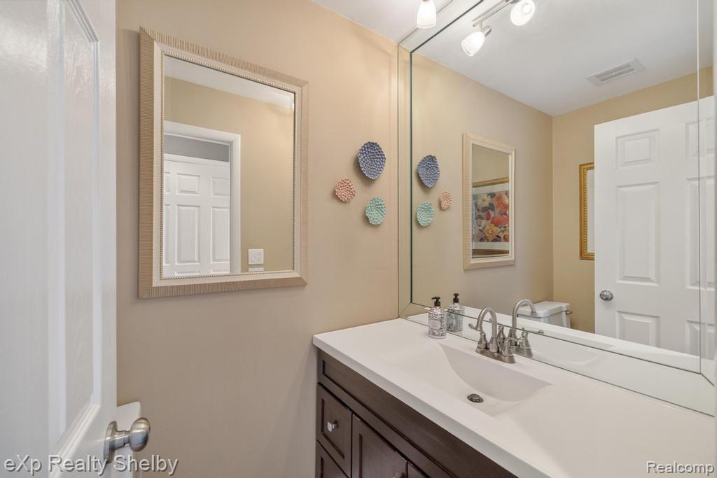 691 BARCLAY Drive, Troy, MI 48085 — Photo 22