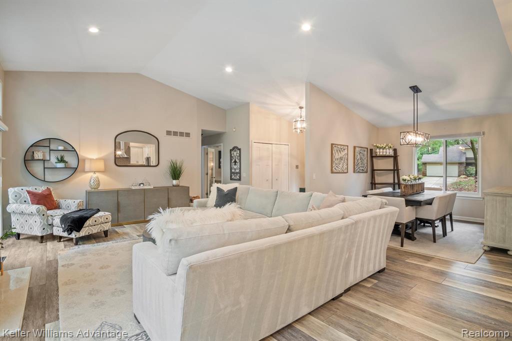 4081 PINESTEAD Drive, Commerce Twp, MI 48390 — Photo 4