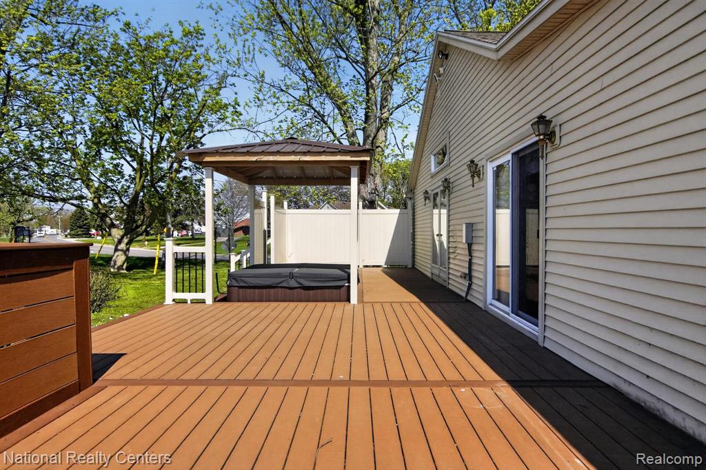 5810 Trombley Road, Newport, MI 48166 — Photo 38