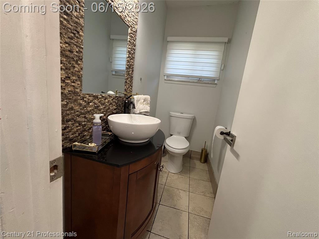 39548 Pinebrook Drive, Sterling Heights, MI 48310 — Photo 19