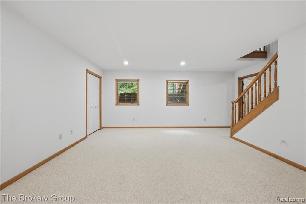 10261 Coachman Court, Davison, MI 48423 — Photo 33