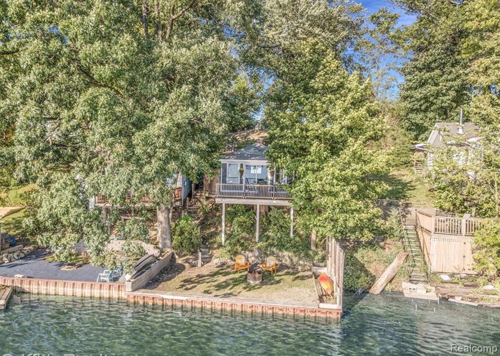 6048 Briggs Lake Drive, Brighton, MI 48116 — front exterior