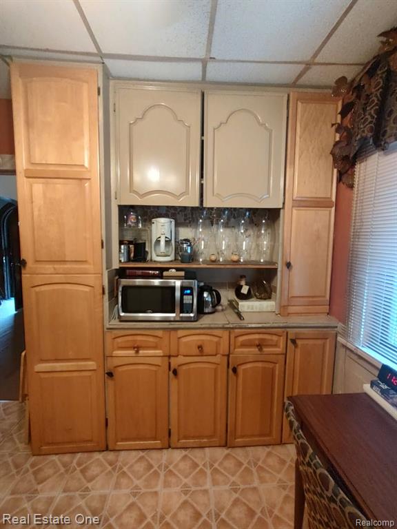 8040 WHITCOMB Street, Detroit, MI 48228 — Photo 7