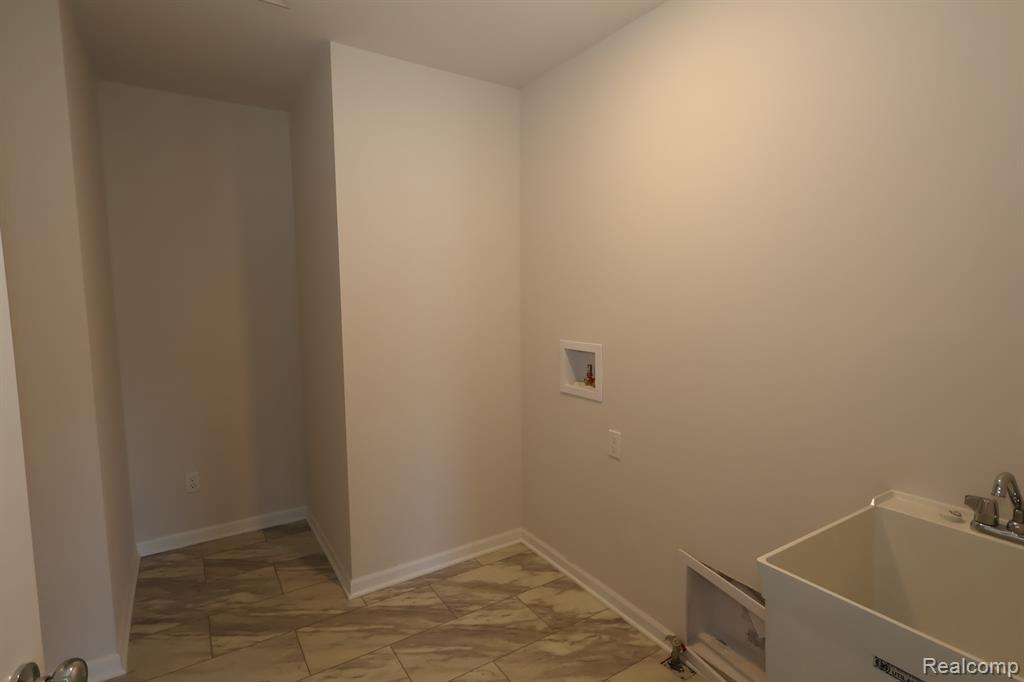 420 Hidden River W, Holly, MI 48442 — Photo 23