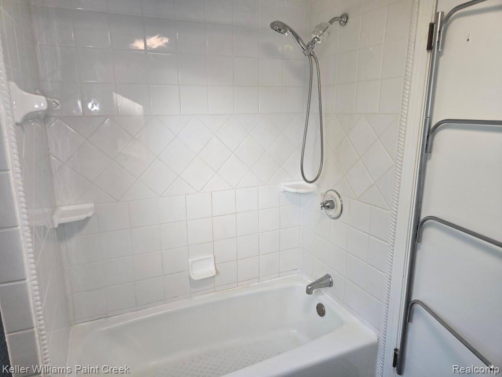 1125 S Long Lake Boulevard, Lake Orion, MI 48362 — Photo 28
