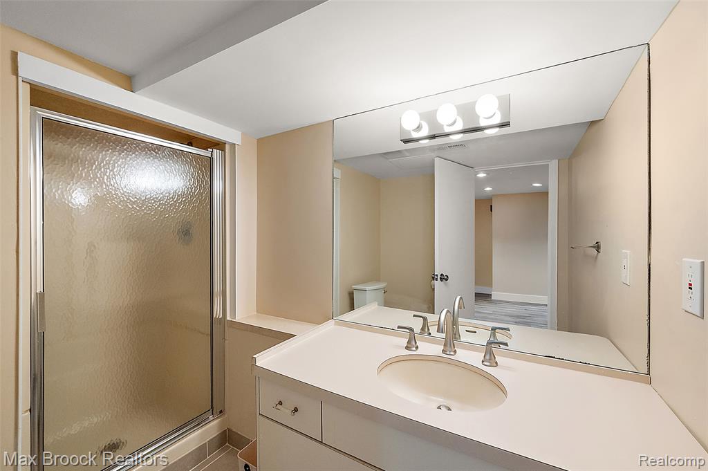 5175 Woodlands Drive, Bloomfield Hills, MI 48302 — Photo 26