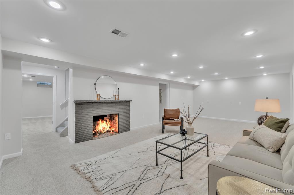 18755 Cambridge Boulevard, Lathrup Village, MI 48076 — Photo 42