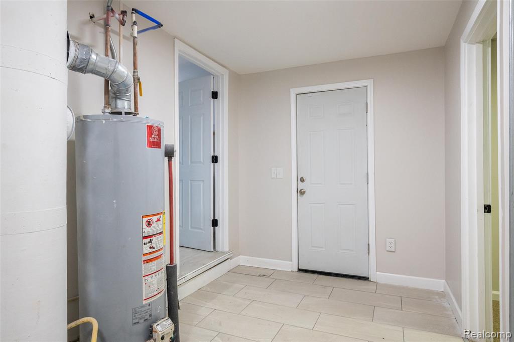 8210 Westpoint Street, Taylor, MI 48180 — Photo 31