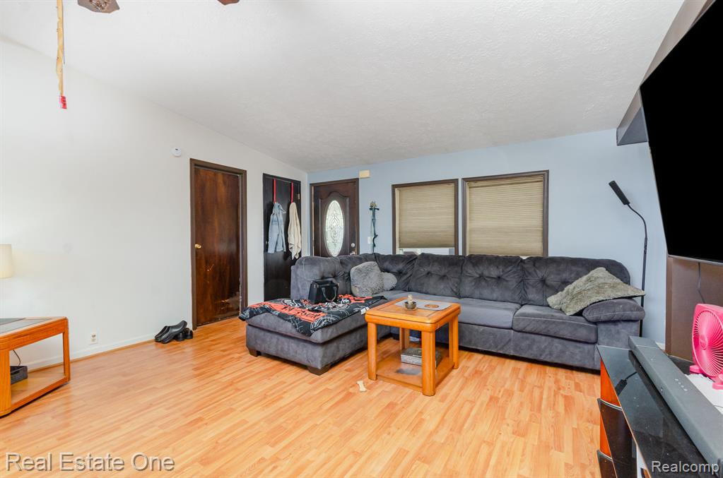 43529 Medea Drive, Clinton Twp, MI 48036 — Photo 6