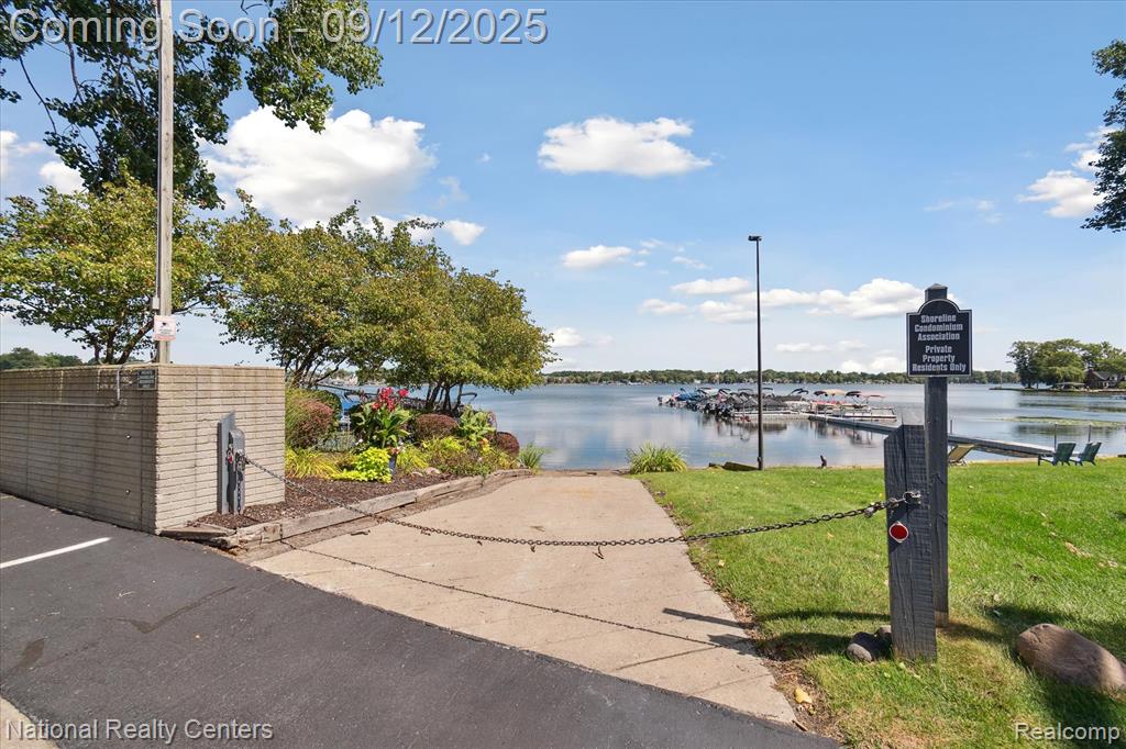 895 S Pontiac Trail, Walled Lake, MI 48390 — Photo 34
