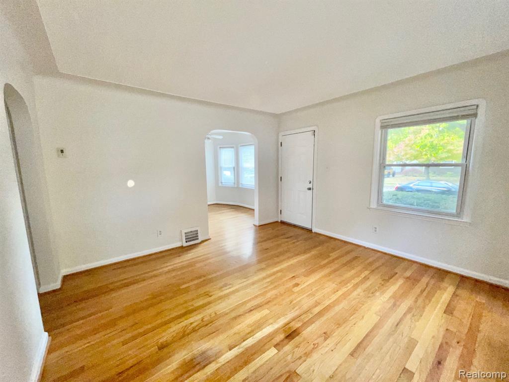 814 N Gainsborough Avenue, Royal Oak, MI 48067 — Photo 3