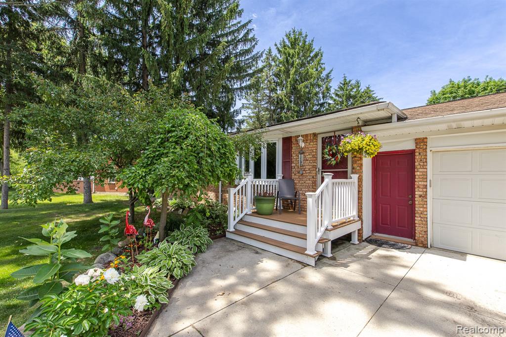 880 Joslyn Road, Lake Orion, MI 48362 — Photo 4