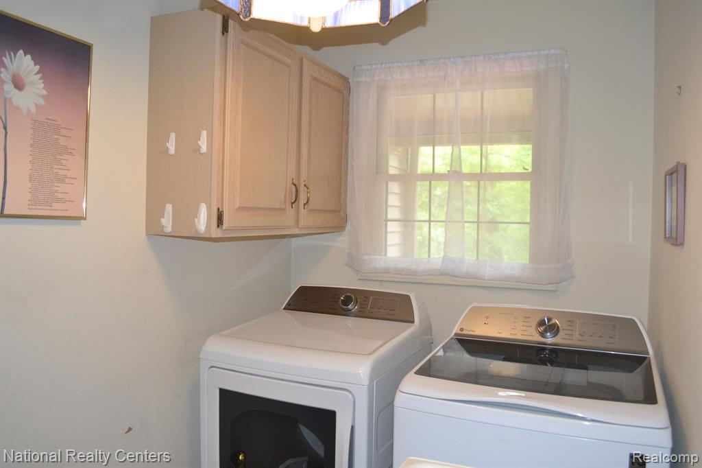 1052 PINEWOOD Court, Brighton, MI 48116 — Photo 14