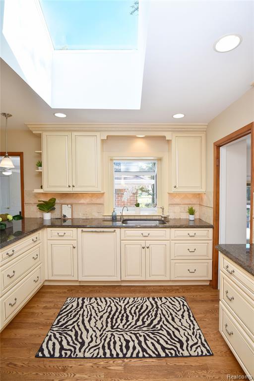 18146 Riverside Drive, Beverly Hills, MI 48025 — Photo 12