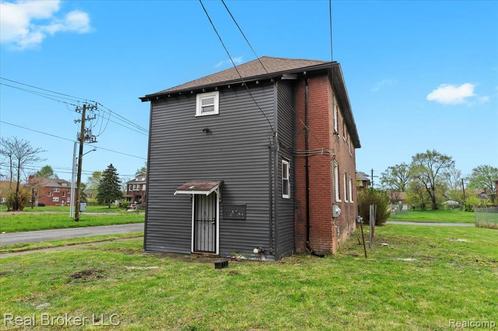 4204 CLEMENTS Street, Detroit, MI 48238 — Photo 17