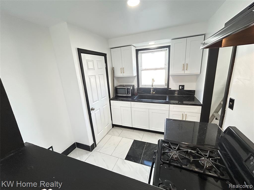 9343 Memorial Street, Detroit, MI 48228 — Photo 8