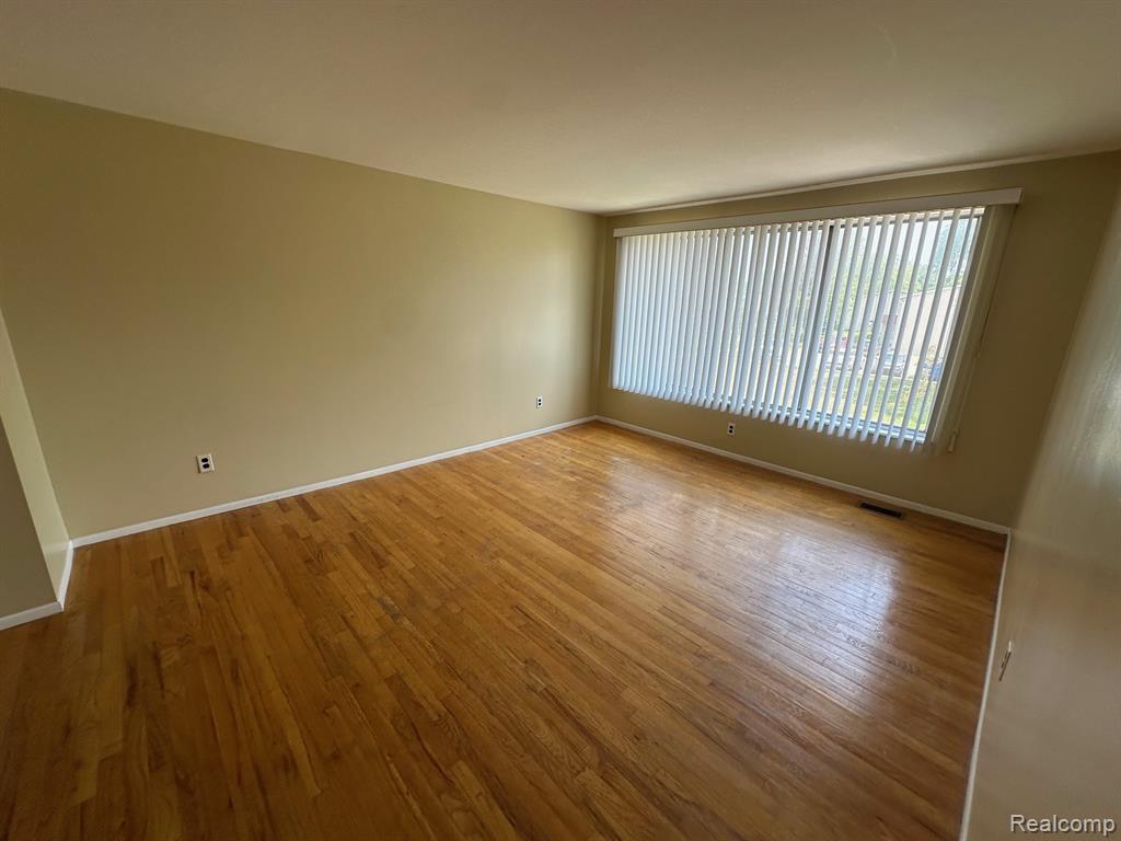 8211 Karam Boulevard, Warren, MI 48093 — Photo 3