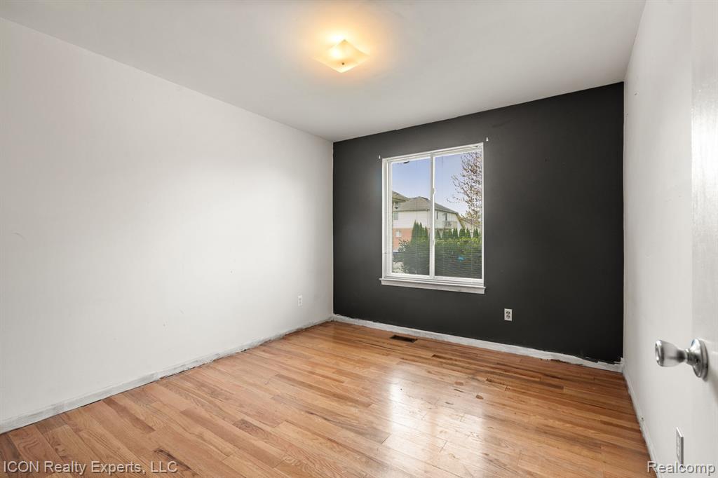 47697 BARCLAY Court, Shelby Twp, MI 48317 — Photo 22