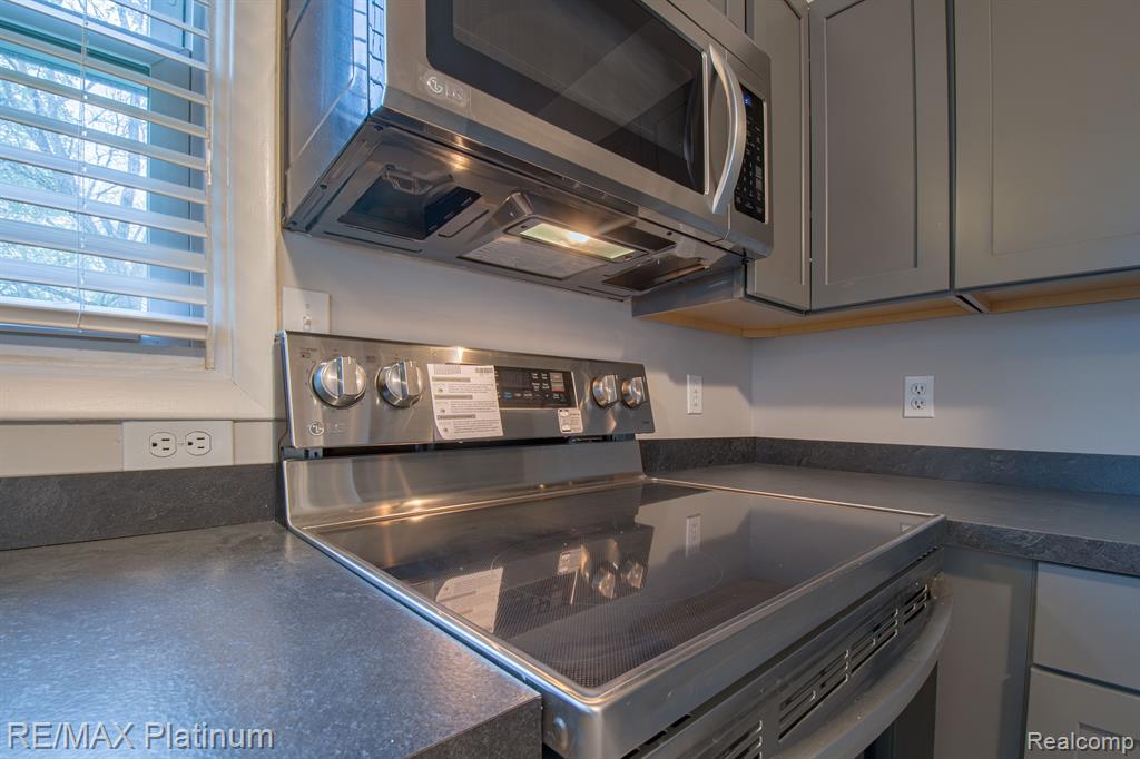504 Front Street, Holly, MI 48442 — Photo 11