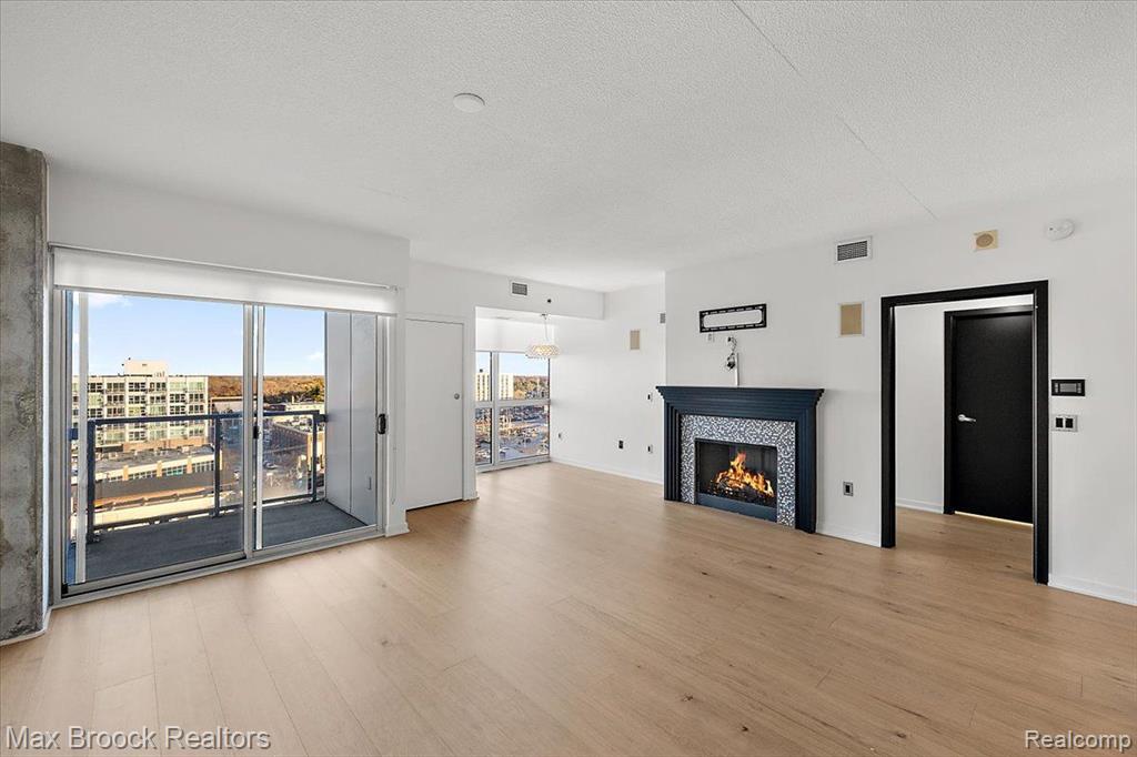 432 S Washington Avenue, 901, Royal Oak, MI 48067 — Photo 9
