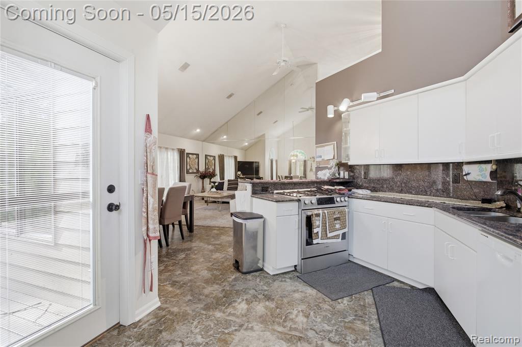 6432 Pinebrook Lane, Burton, MI 48509 — Photo 12