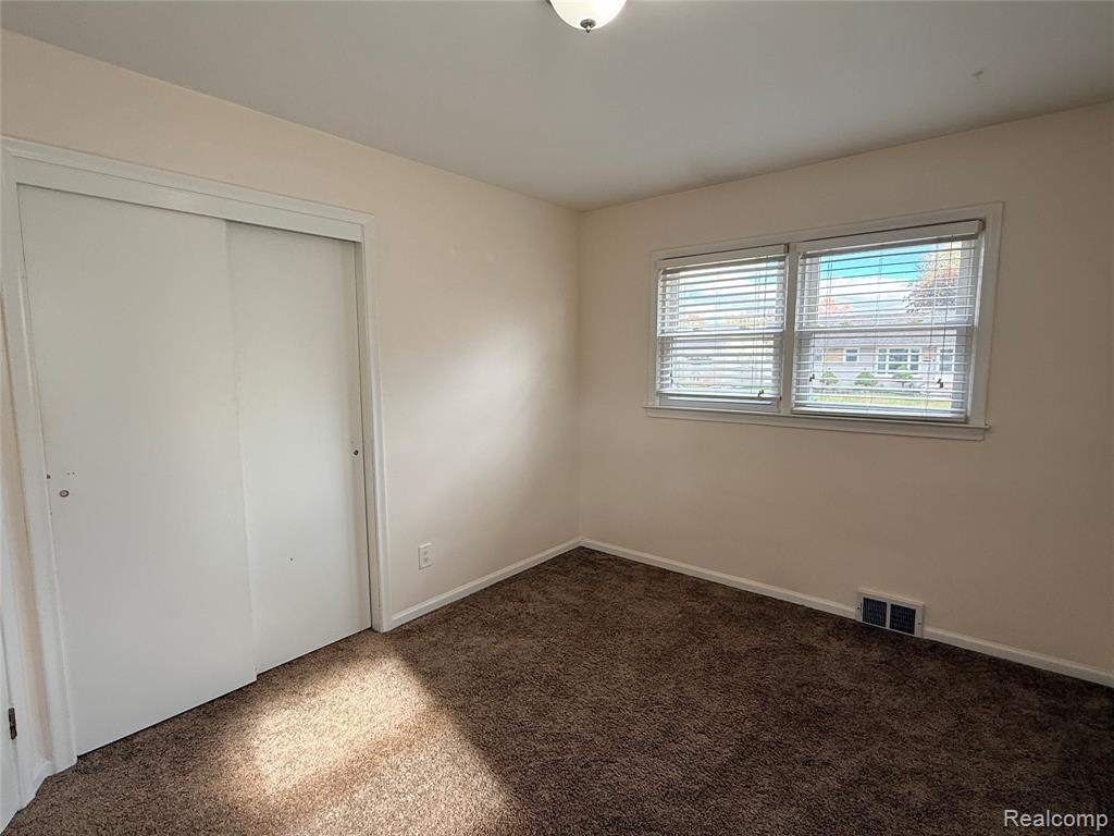 6649 Burnly Street W, Garden City, MI — Photo 9
