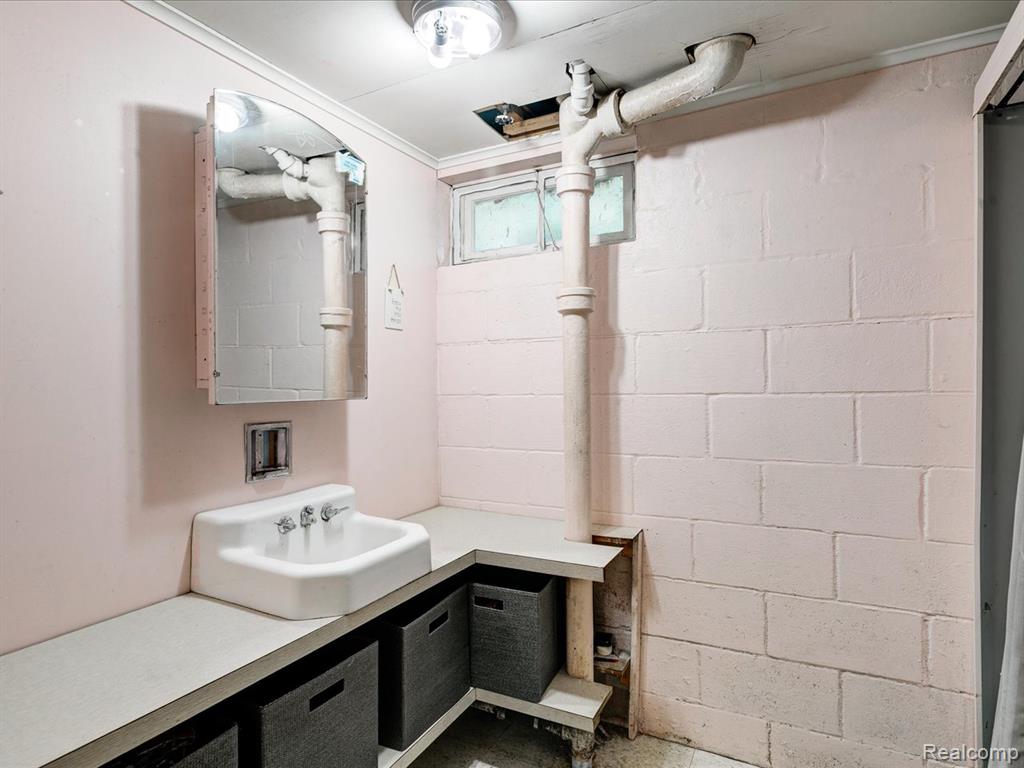 825 Sanborn Street, Port Huron, MI 48060 — Photo 24