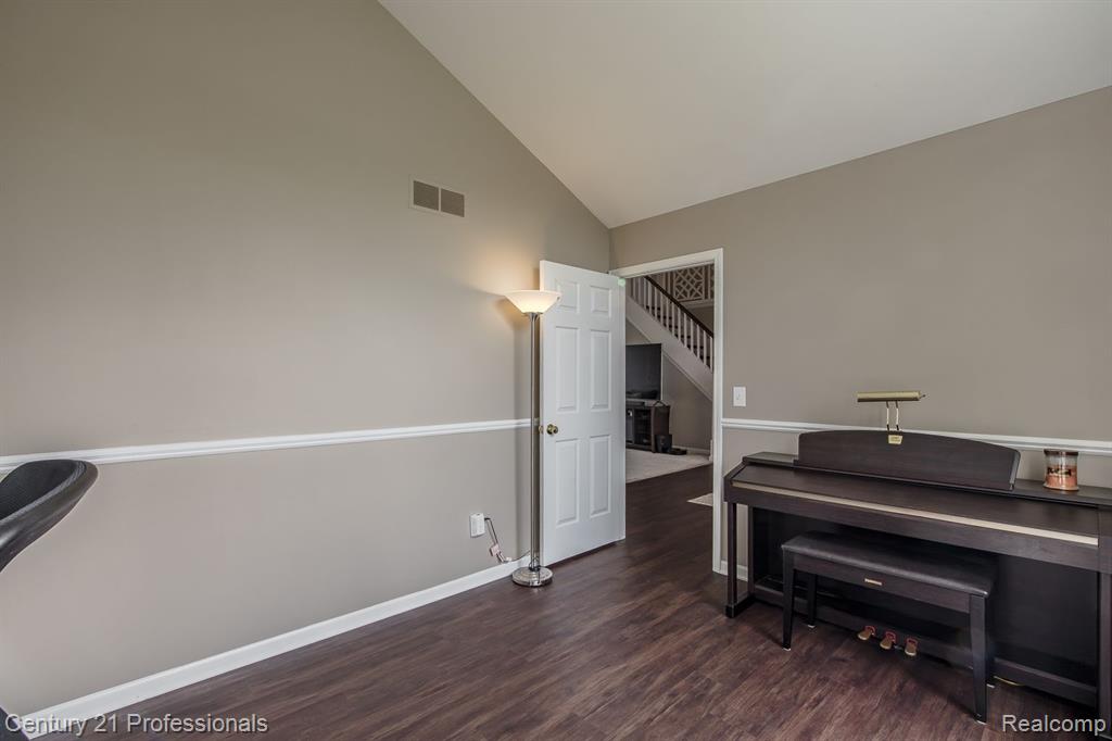 4482 RED OAK Boulevard, Waterford, MI 48329 — Photo 9