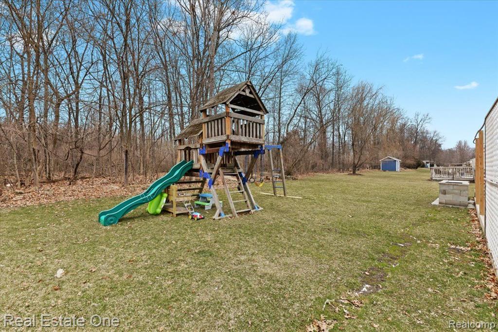 573 CARRIAGE HILL Drive, Fenton, MI 48430 — Photo 29
