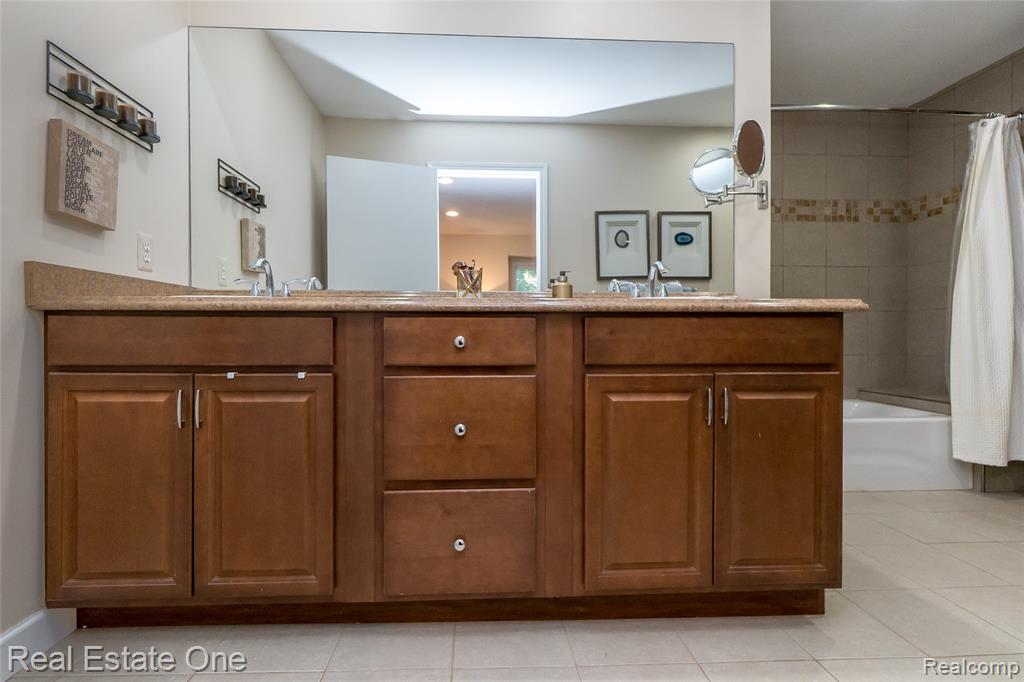 4575 Fairway Court, Waterford, MI 48328 — Photo 57