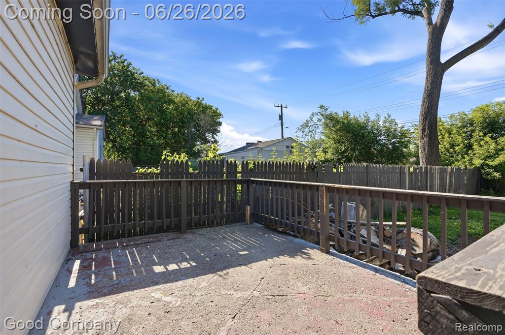 520 E Muir Avenue, Hazel Park, MI 48030 — Photo 38