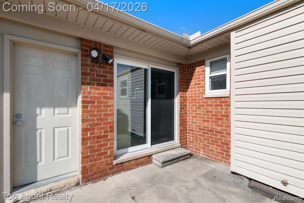 1973 Alexander Drive, Troy, MI 48083 — Photo 8