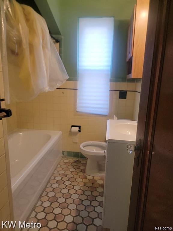 8595 CLOVERLAWN Street, Detroit, MI 48204 — Photo 7