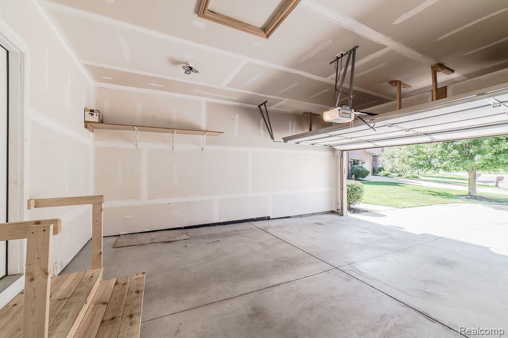 9546 KINGSWAY Circle, Clarkston, MI 48348 — Photo 50